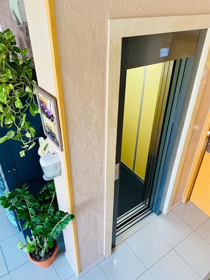 Hostal L'Anfora เดเนีย ภายนอก รูปภาพ